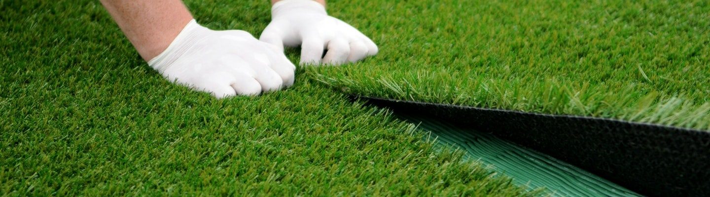How to remove creases from artificial grass
